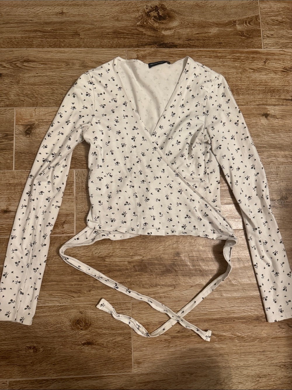 Brandy Melville White Wrap Floral Long-Sleeve Top
